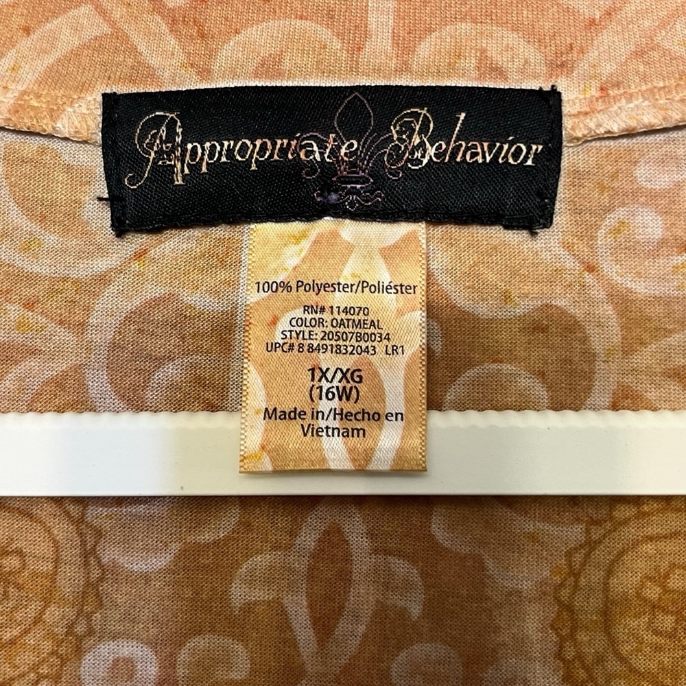 Appropriate Behavior size 1X tan / gold print tee crew neck NWOT - Picture 5 of 7
